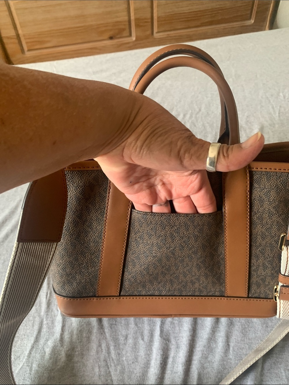Michael Kors crossbody - Picture 5 of 8
